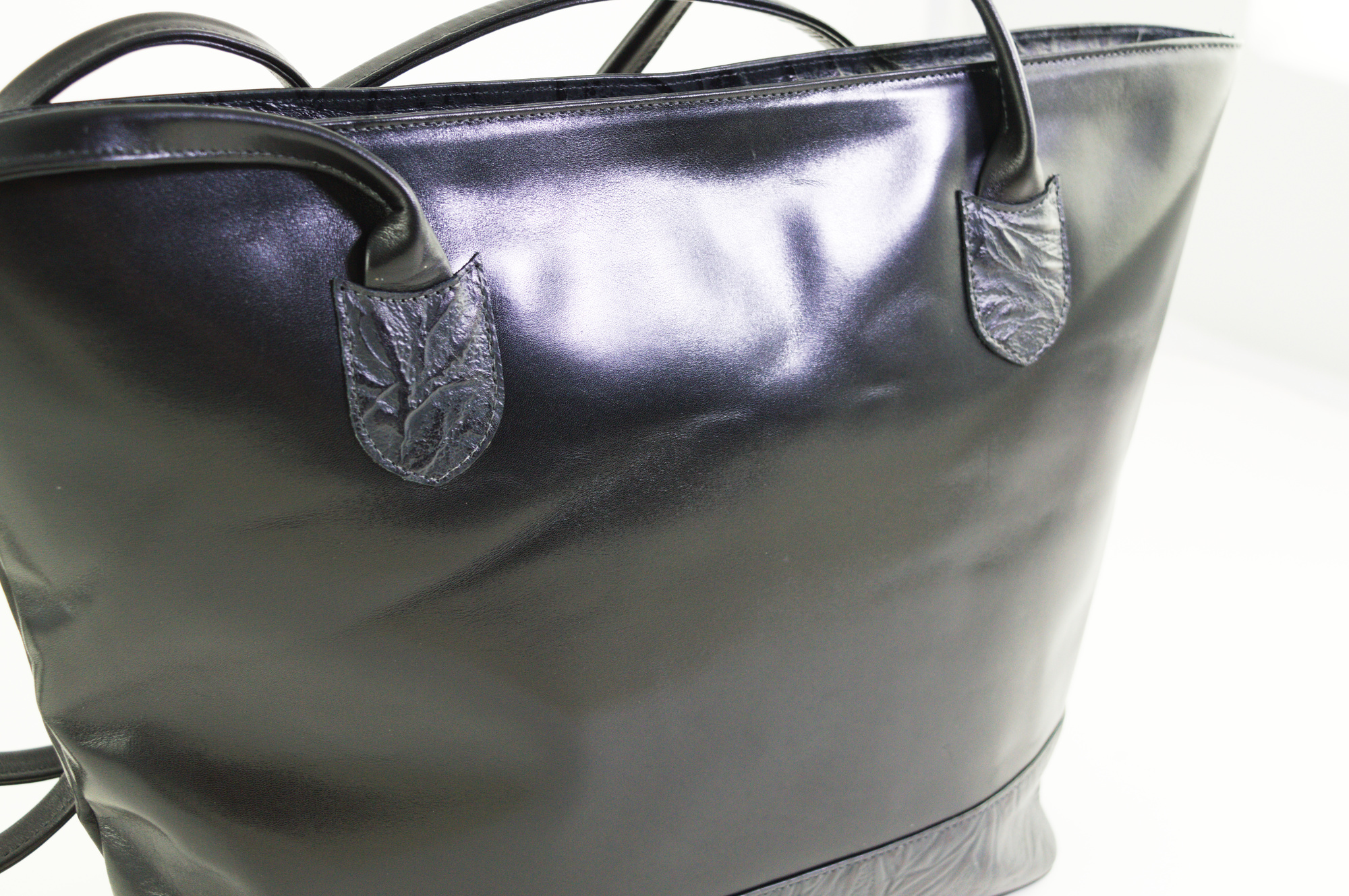 black-evening-elegant-handbag-sophisticated